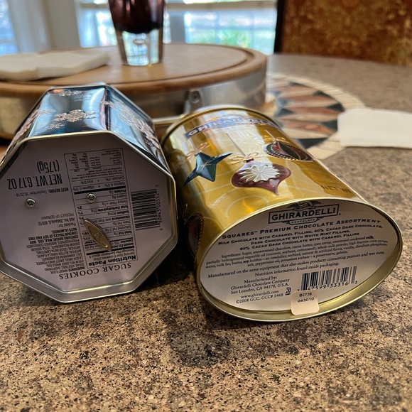 Collectible Christmas Tins / Music Box - Picture 3 of 7